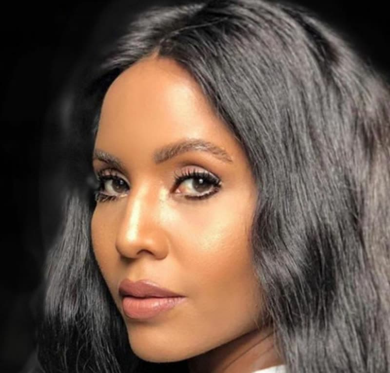 Jacqueline Ntuyabaliwe, Miss Tanzania 2000